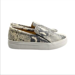 Vince Camuto snake print woman’s
